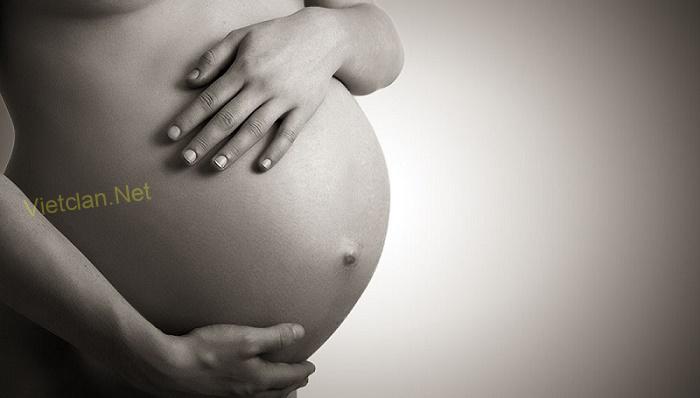 Chị em hoàn toàn có thể mang thai dù không bị rách màng trinh. Tuy nhiên tỷ lệ xảy ra điều này rất thấp.