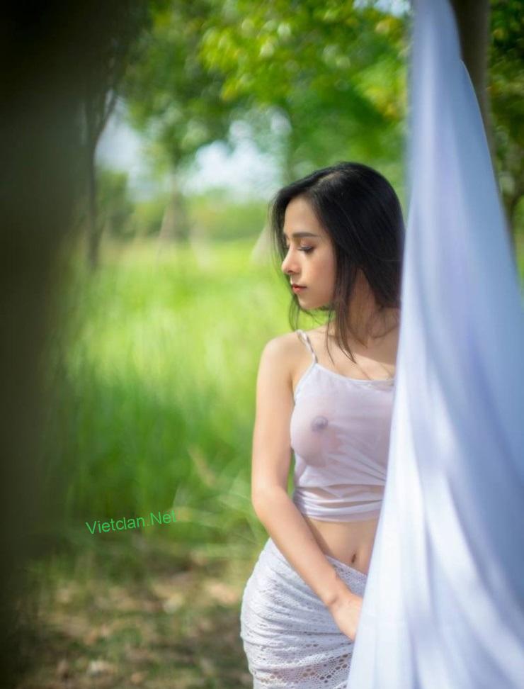 Bộ ảnh sexy girl xinh Zhou Yuxi ngực đẹp mông cong
